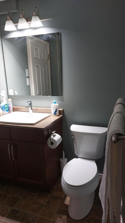 Lovely 1-Bedroom Basement Suite Γουίνιπεγκ Εξωτερικό φωτογραφία
