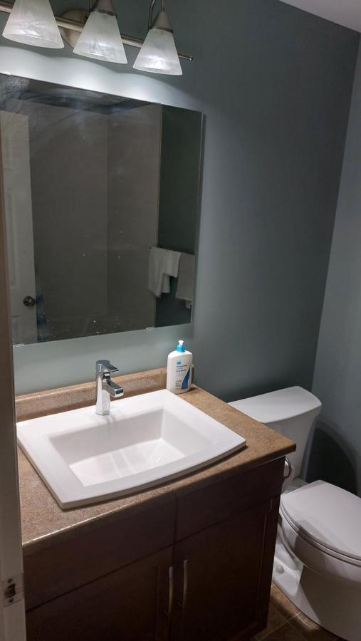 Lovely 1-Bedroom Basement Suite Γουίνιπεγκ Εξωτερικό φωτογραφία